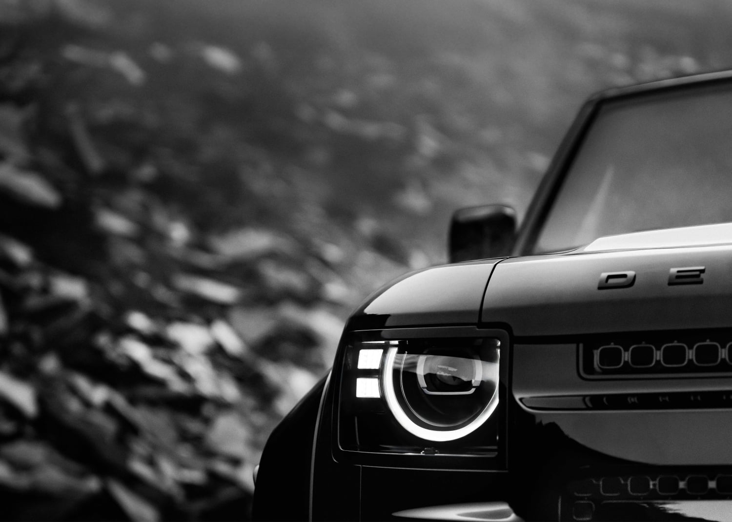 1500x1071 DEFENDER OCTA BLACK: THE TOUGH LUXURY 4X4 ROCK STAR