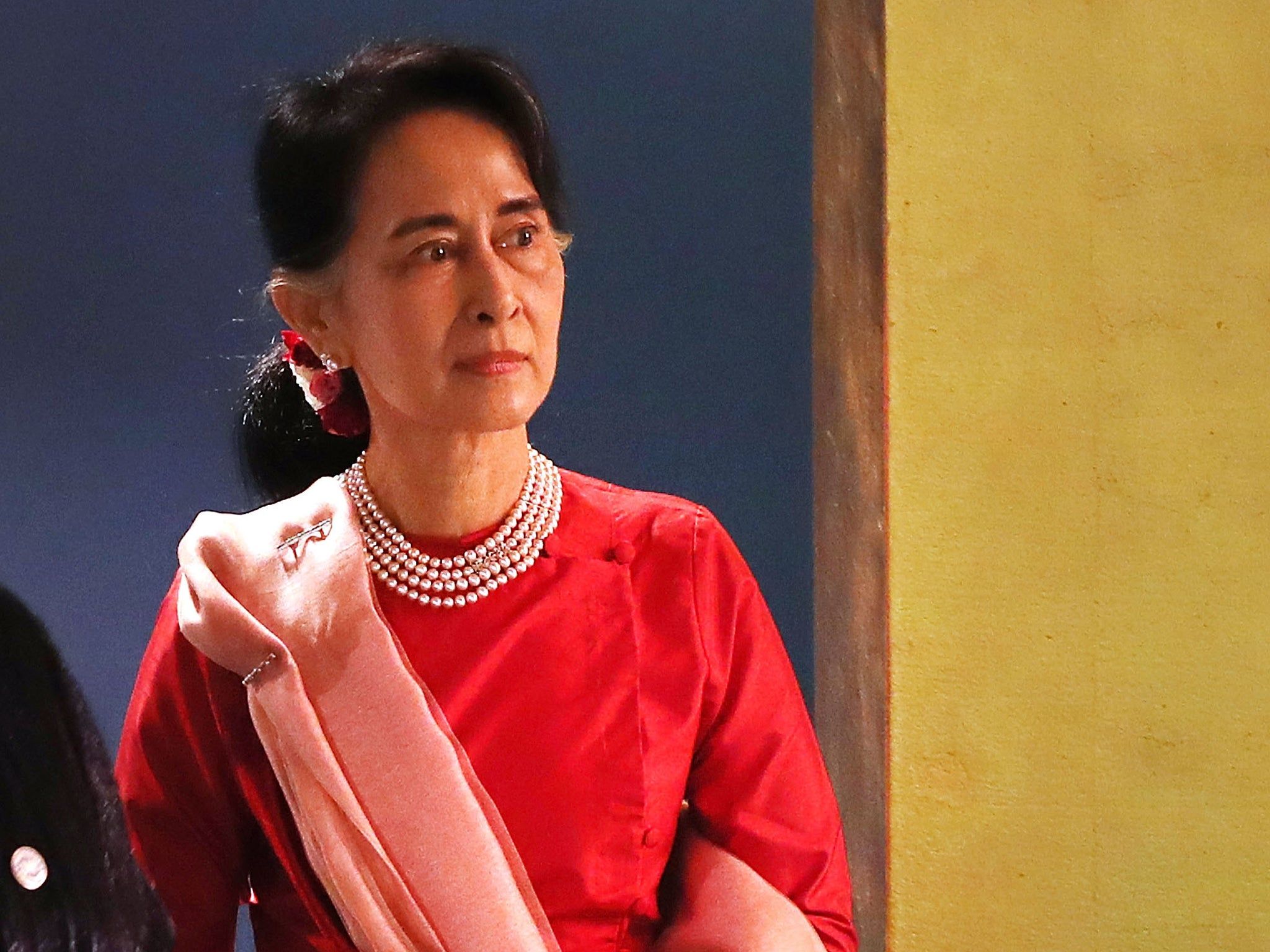 2048x1536 Aung San Suu Kyi says she 'could step down' as Burma leader