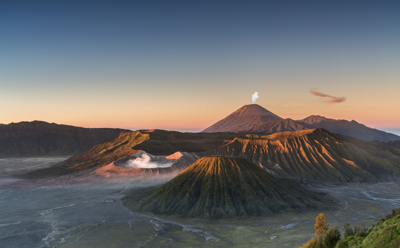 1298x807 Discover the mesmerizing wonders of The Bromo and Kawah Ijen