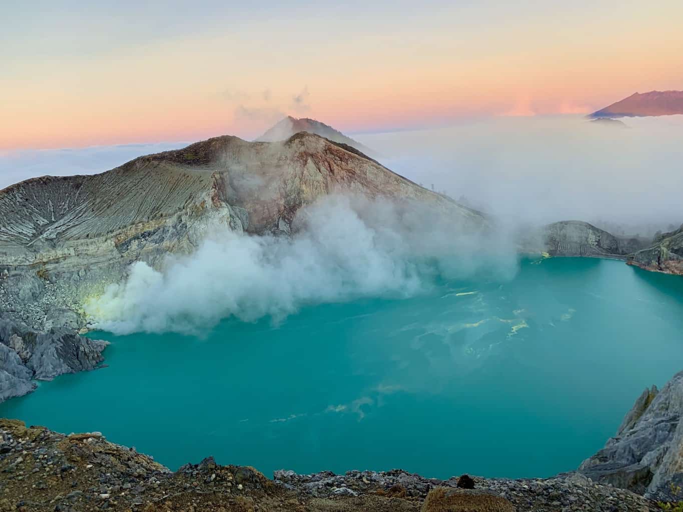 1365x1024 The Kawah Ijen Crater Sunrise Hike. Volcano + Blue Flame + Itinerary