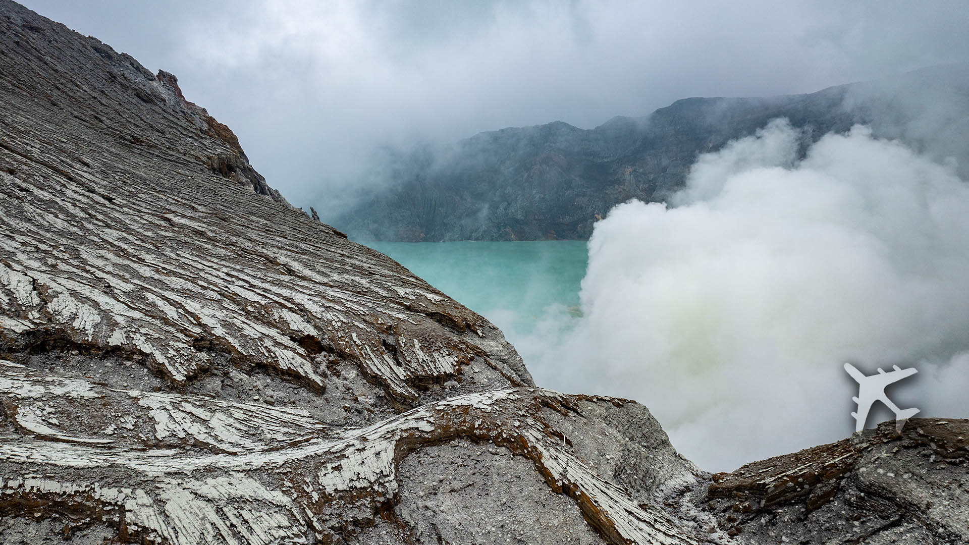 1920x1080 Exploring Kawah Ijen: The Phenomenon of Blue Flame