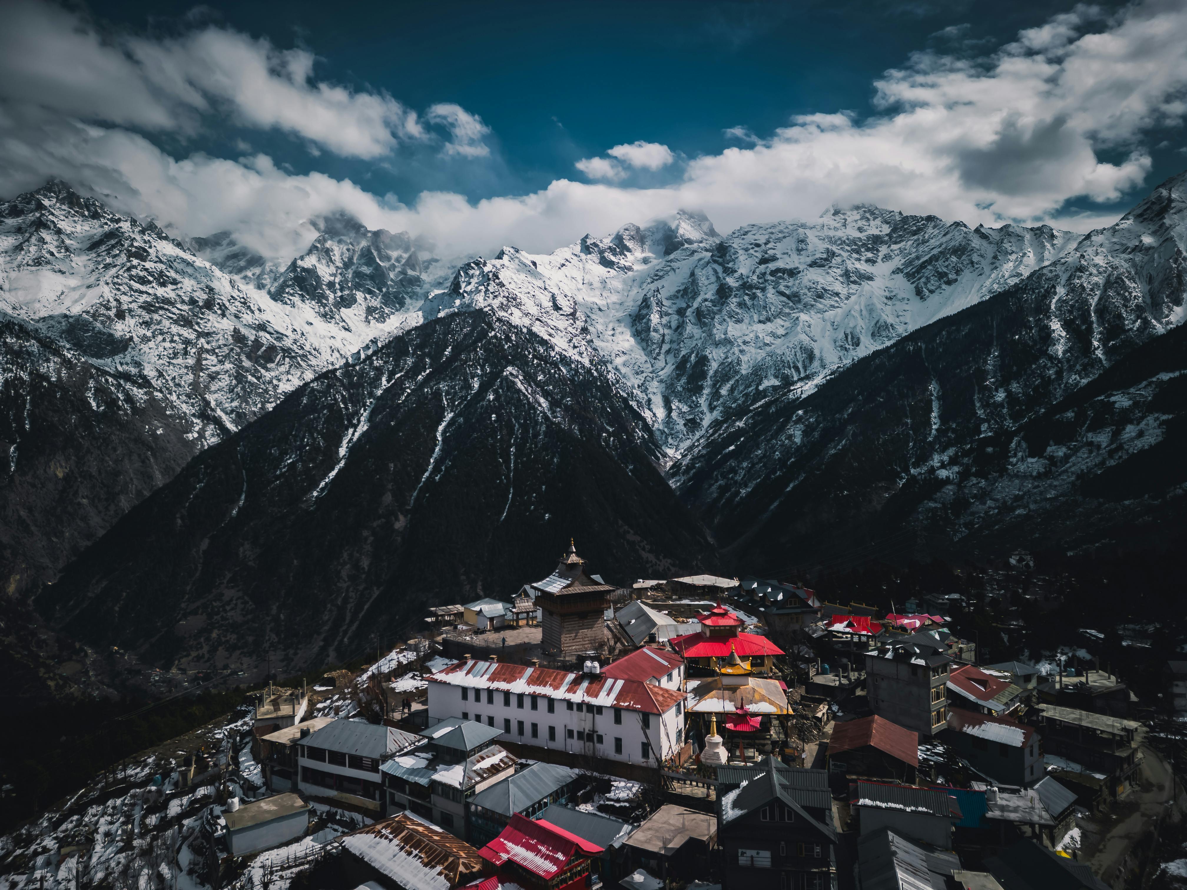 4032x3024 Kinnaur in winter or summer which season do you love more?
