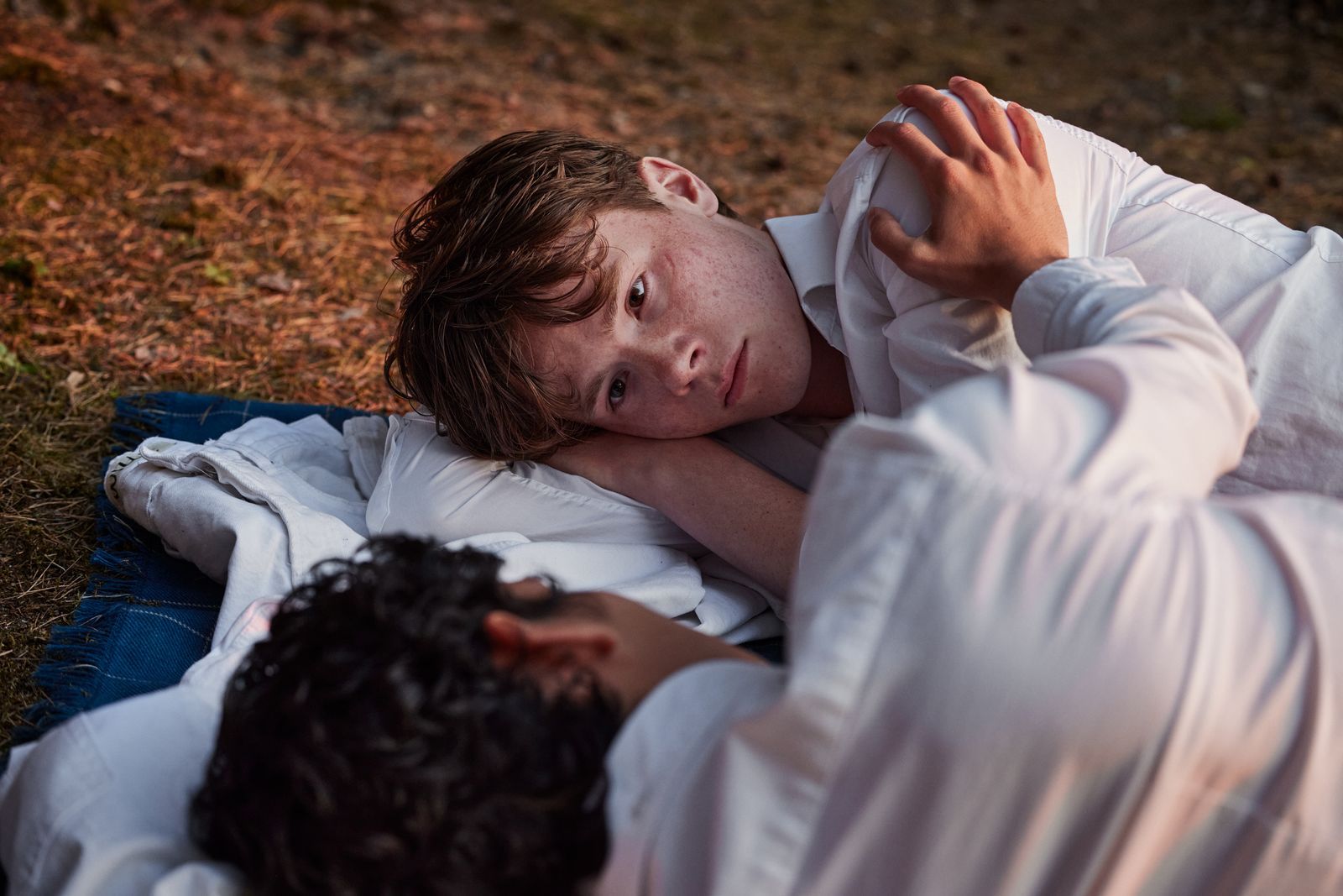 1600x1067 Young Royals Stars Edvin Ryding, Omar Rudberg & More Say Goodbye to “Revolutionary” Series