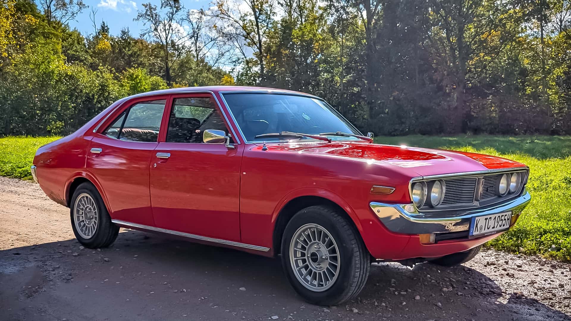 1920x1080 Toyota Corona MK II (1975): On the road in a Japanese fastback
