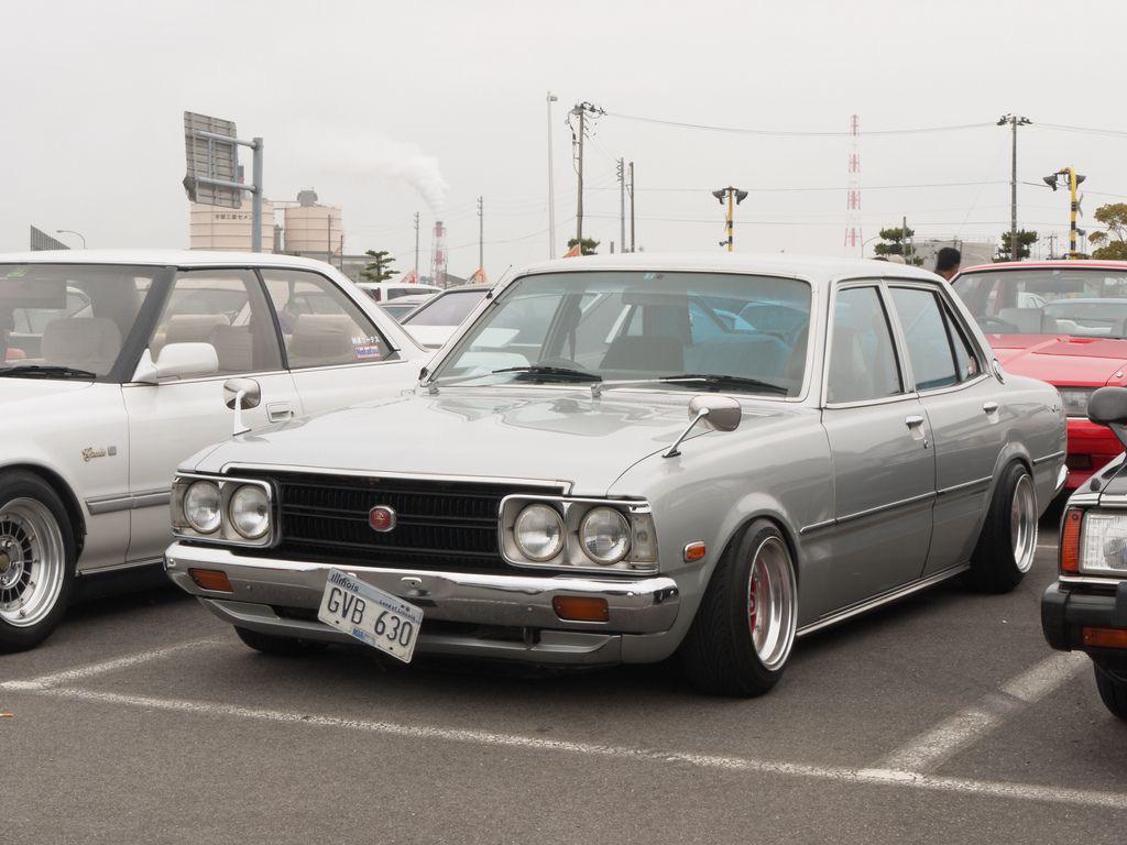 1024x768 Toyota corona