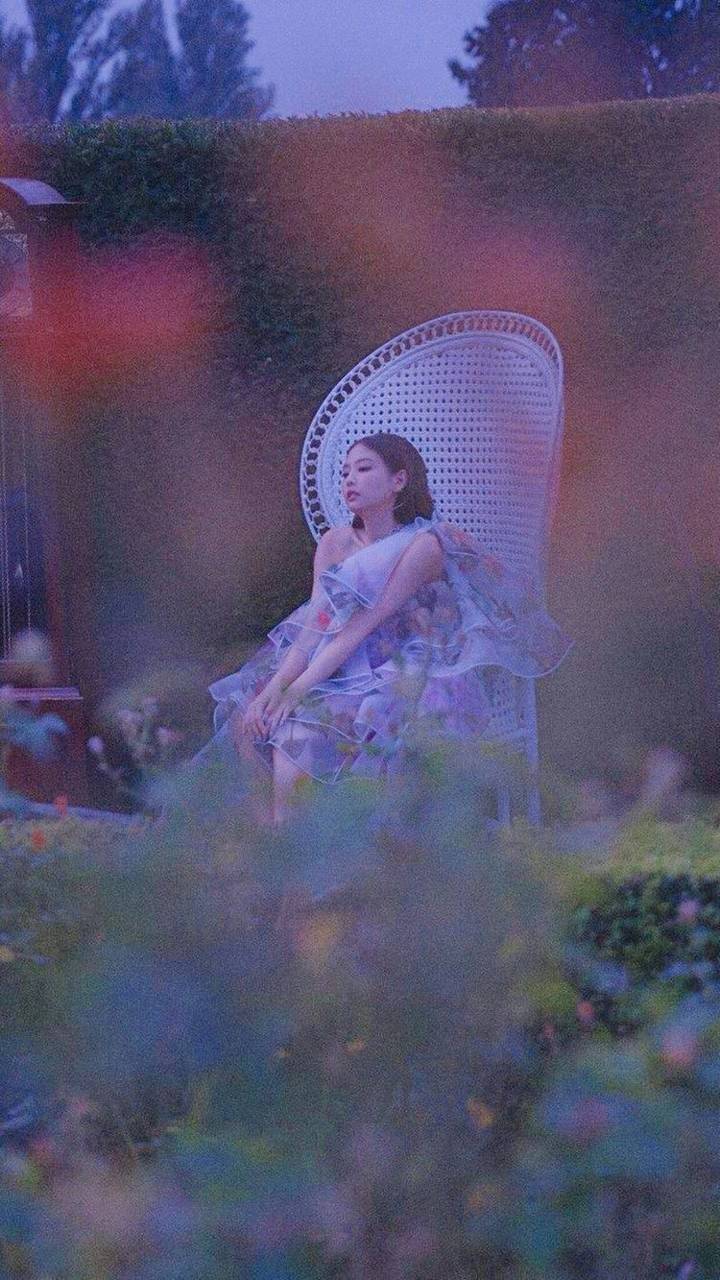 720x1280 Jennie Solo wallpaper