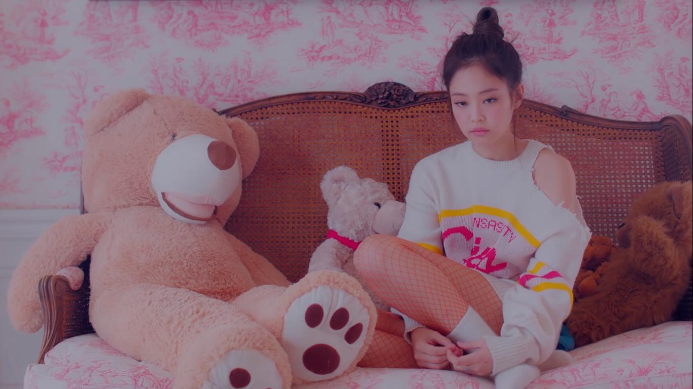 1366x768 Jennie: Solo (2018)