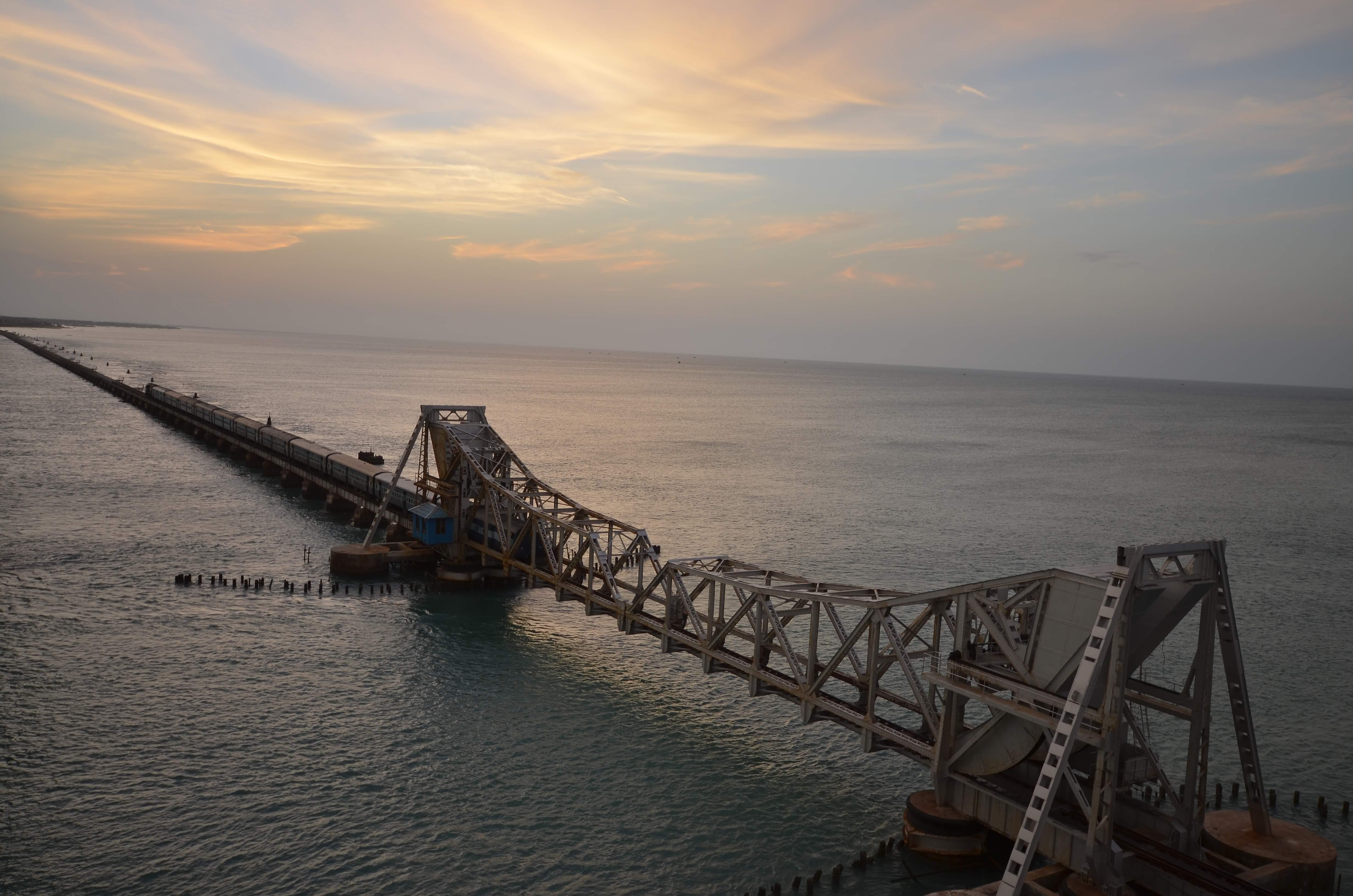 4928x3264 Pamban Bridge Wallpaper