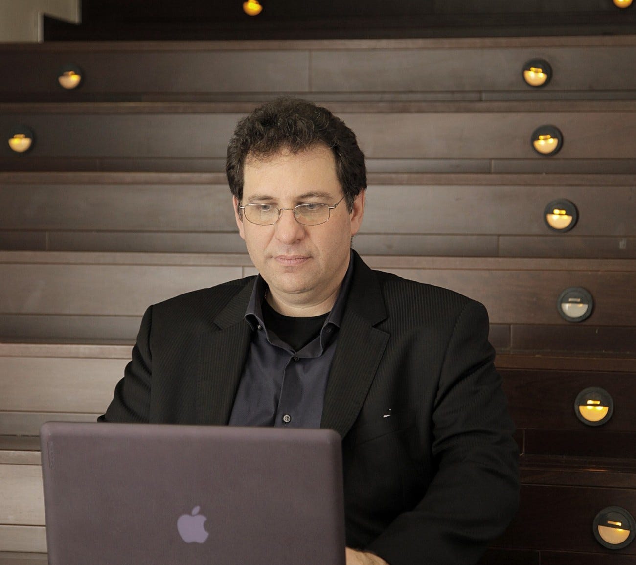 1300x1155 Kevin Mitnick. Today I can tell you about Kevin.