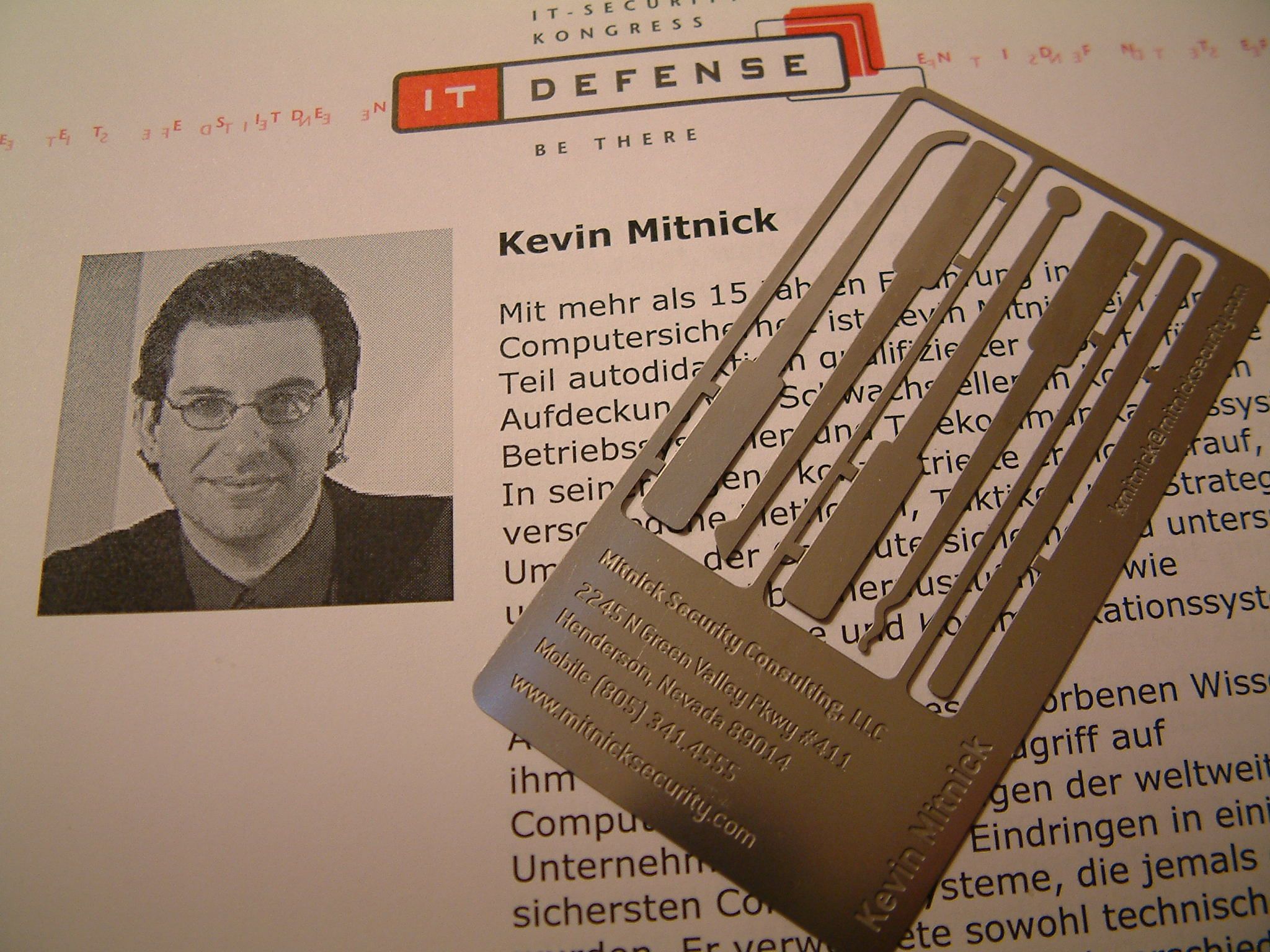 2048x1536 Kevin's cool business card « Toool's Blackbag