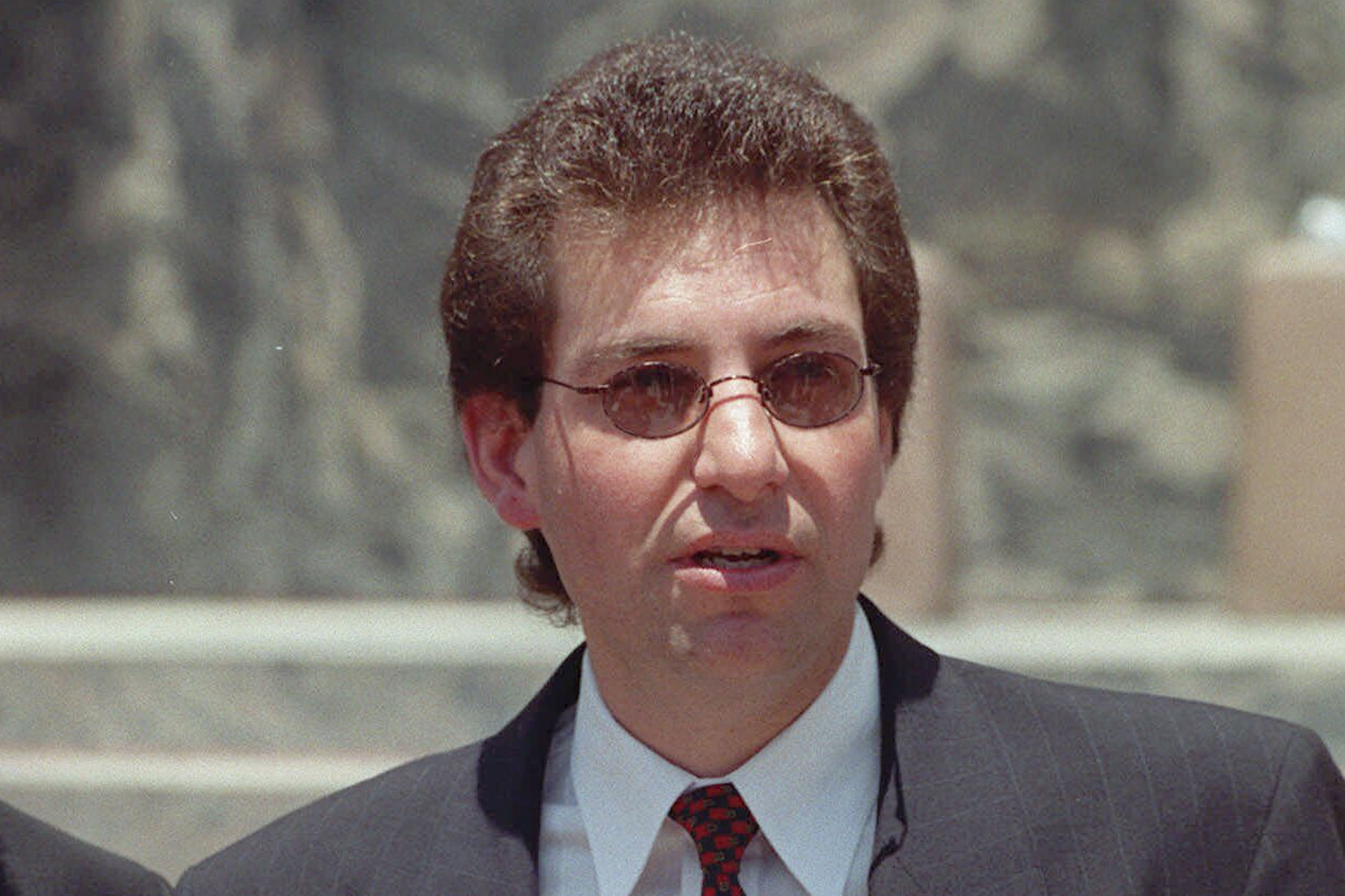 6000x3998 Pioneering Hacker Kevin Mitnick, FBI Wanted Felon Turned Security Guru, Dead