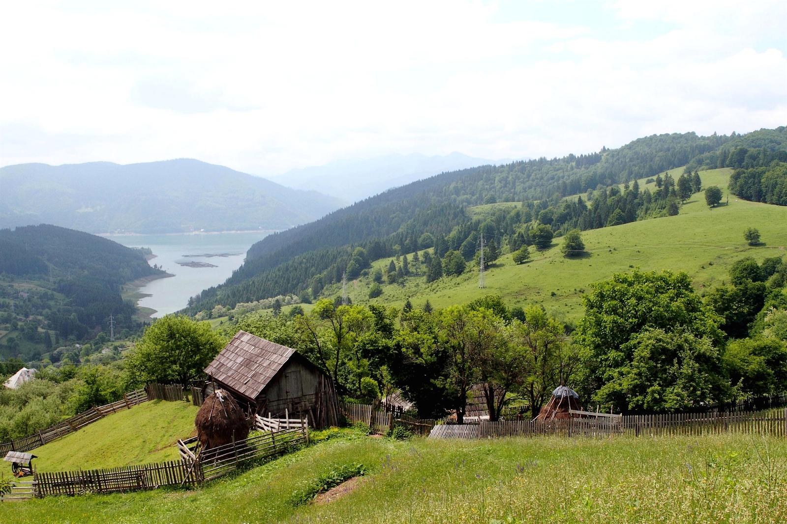 1600x1067 lake Izvorul muntelui Moldavia Moldova Romania Piatra Neamt Bicaz Carpathian mountains
