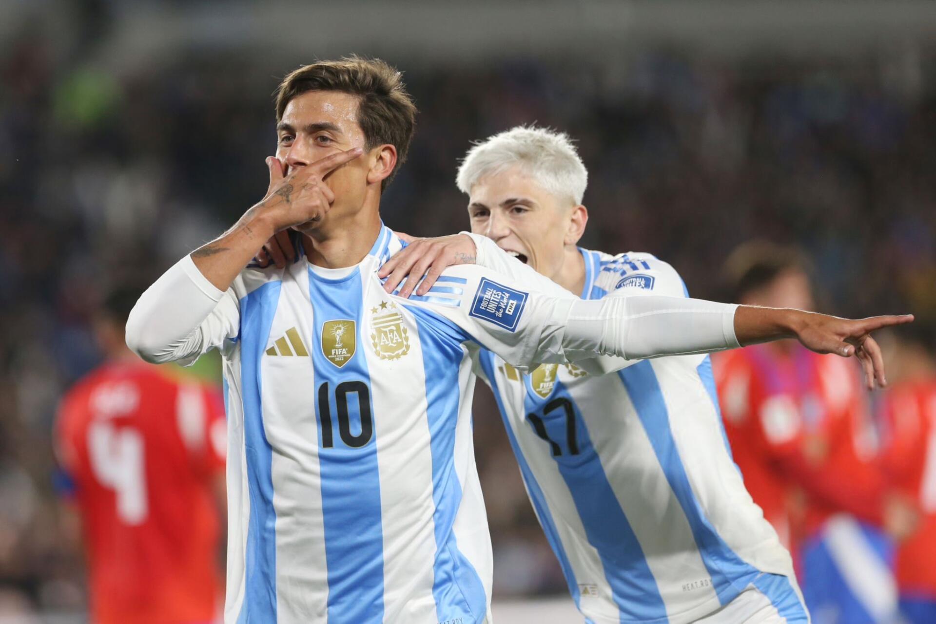 1920x1281 Epic Soccer Moments: Argentina's HD Glory on the Fieldx1366