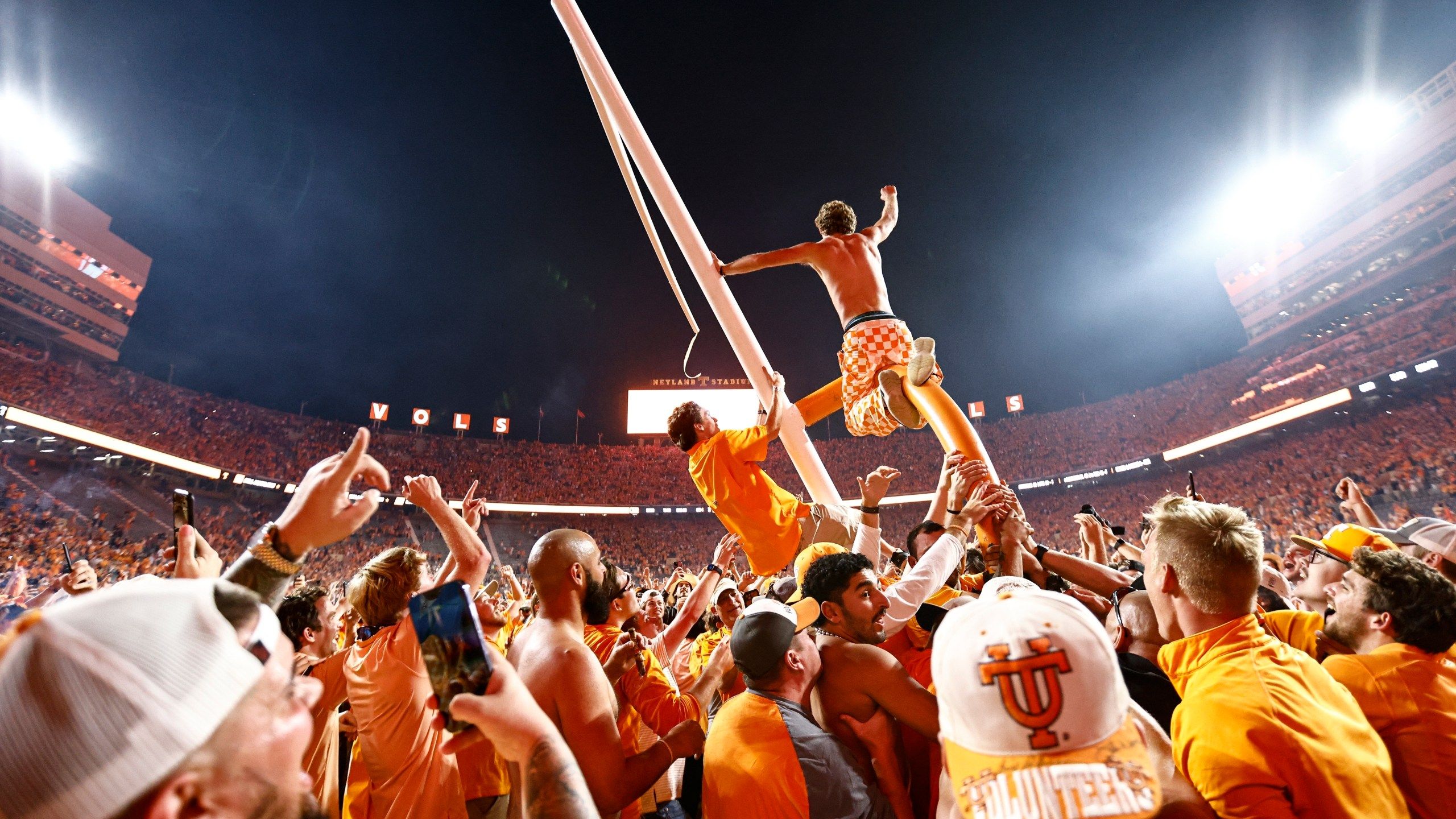 2560x1440 Tennessee Football 2022 season recap in picture