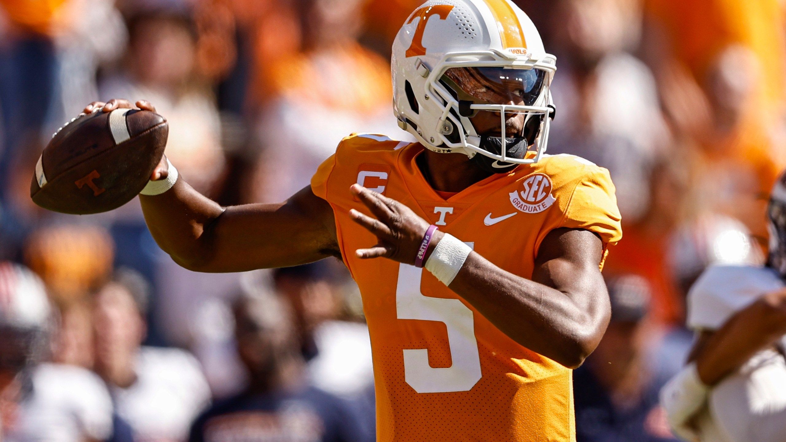 2560x1440 Tennessee No. 1 in College Football Playoff Rankings