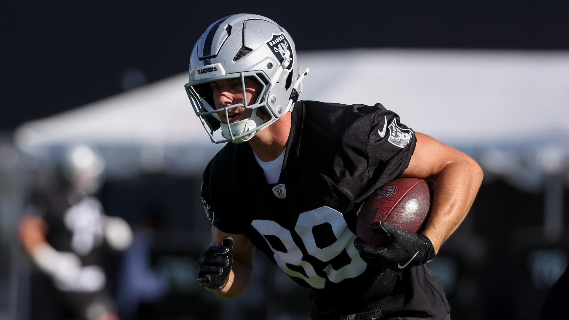 1920x1080 Brock Bowers Shines at Raiders Training Camp