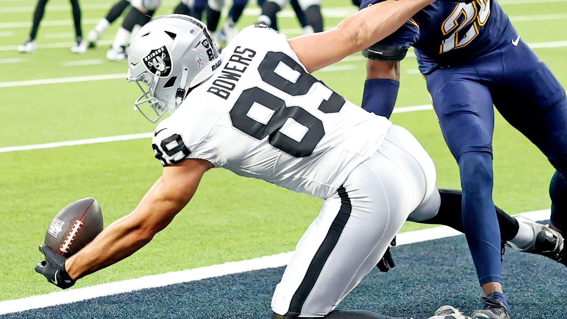 1920x1080 HOW DID HE CATCH THAT? Raiders' Brock Bowers Makes Incredible One Handed Grab For TD