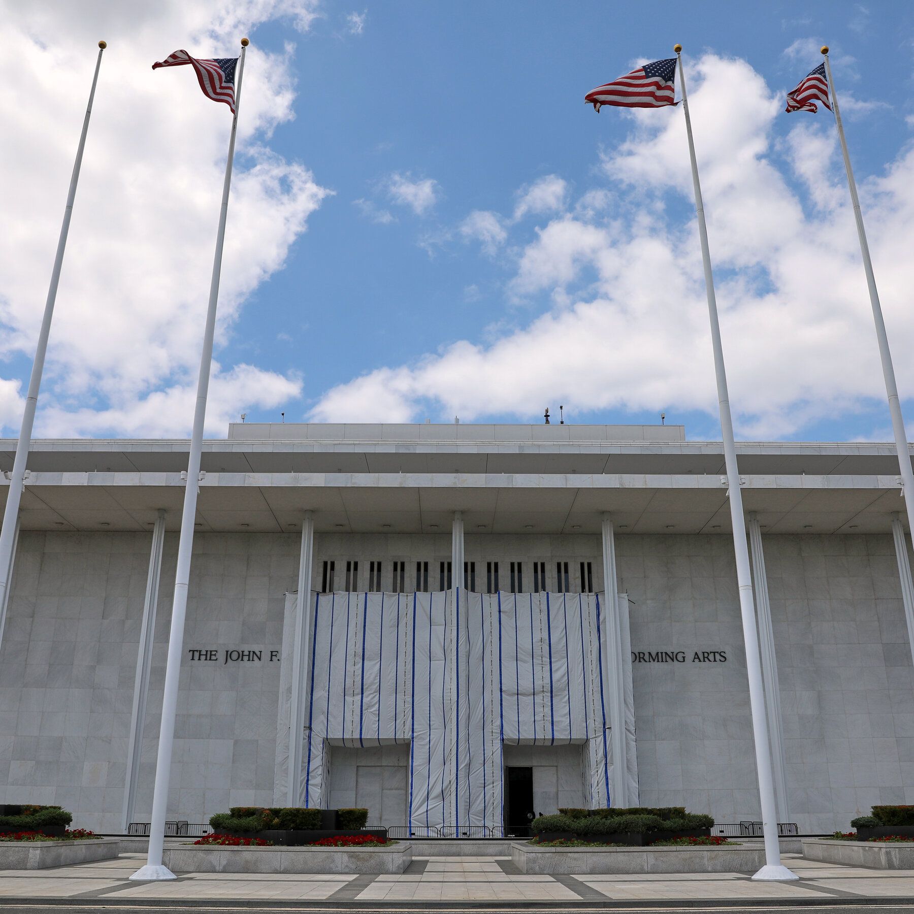 1800x1800 Kennedy Center Board Decides to Inscribe Trump's Name on Building
