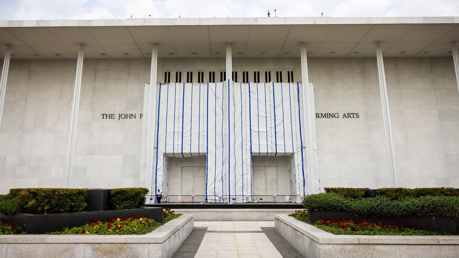 1600x900 Kennedy Center board votes to close for renovations and add Trump's name again, lawmaker says