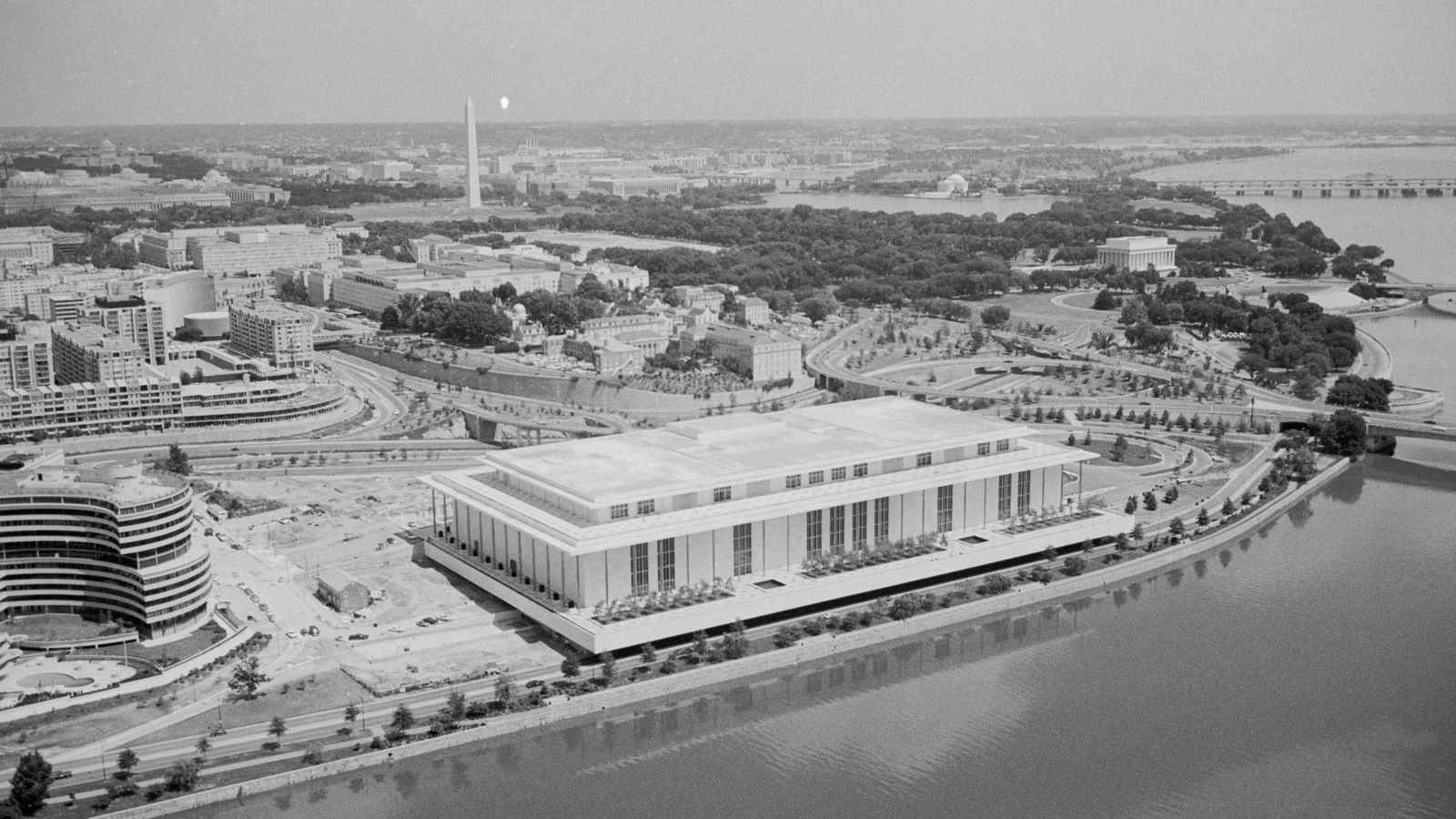 1600x900 Trump Takes Over the Kennedy Center