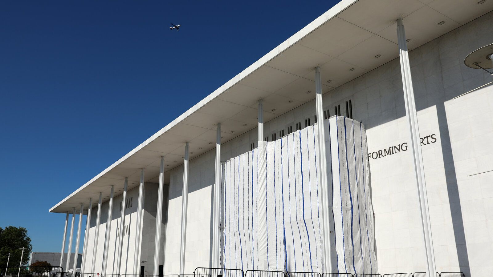 1600x900 At the Kennedy Center, a Name Change Shrouded in Uncertainty
