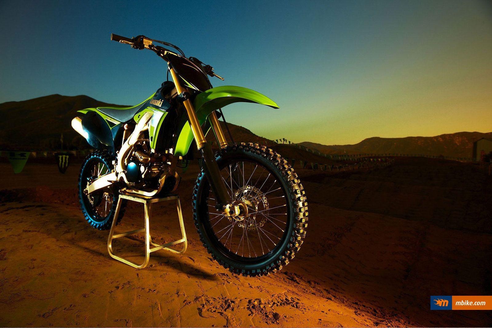 1600x1067 Kawasaki KX 250 F Wallpaper