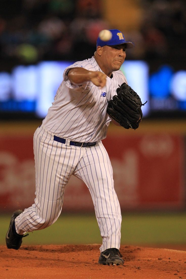 736x1104 Carlos Zambrano con los Navegantes del Magallanes