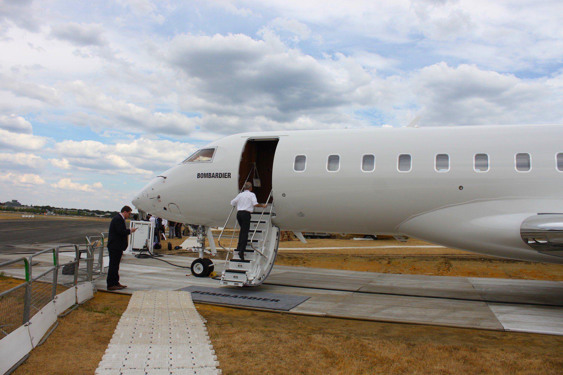 1920x1280 A look inside luxury Bombardier private jet that's yours