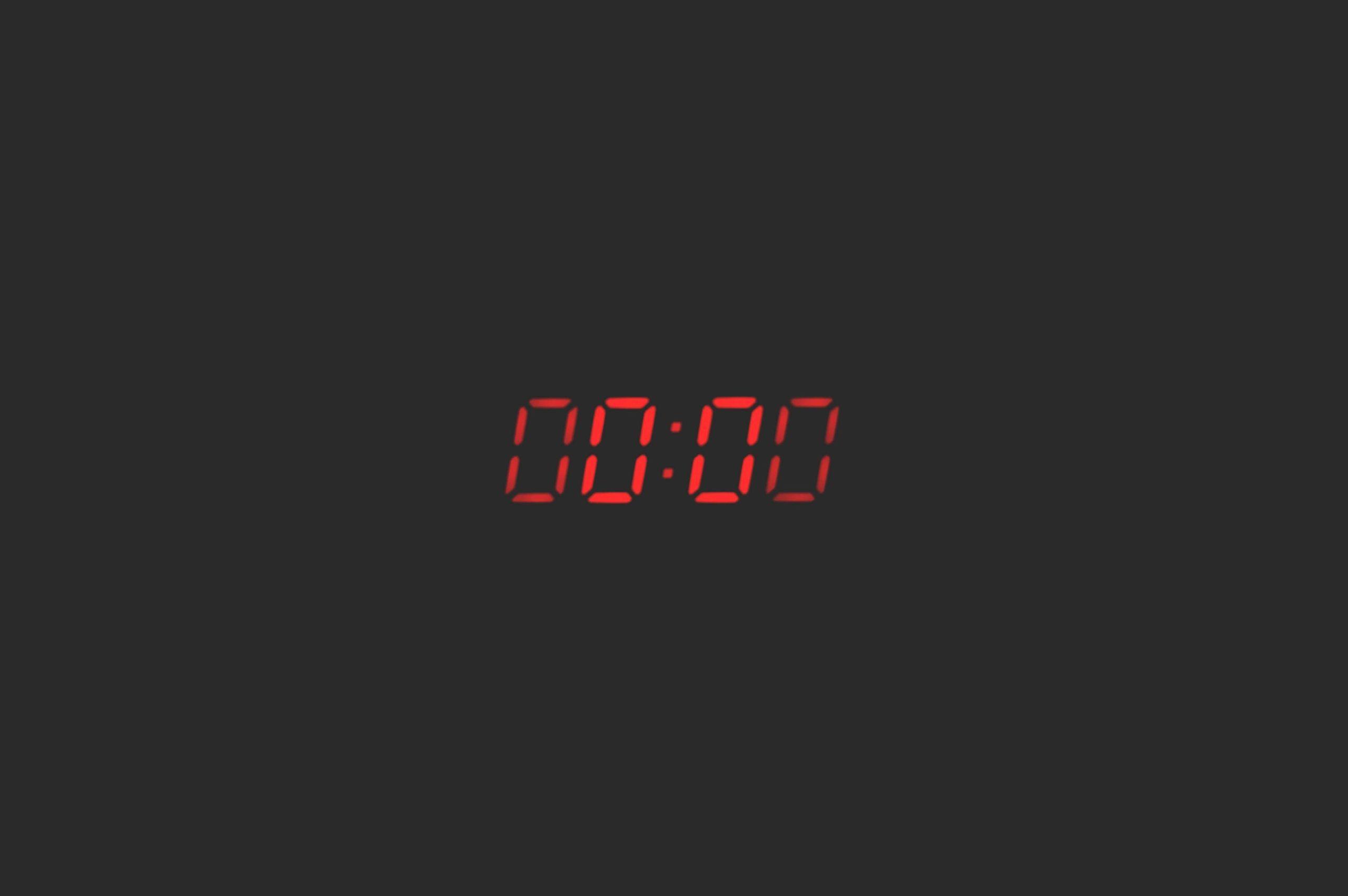 2560x1702 4k Wallpaper Clock Countdown 1447235 Executive Producer