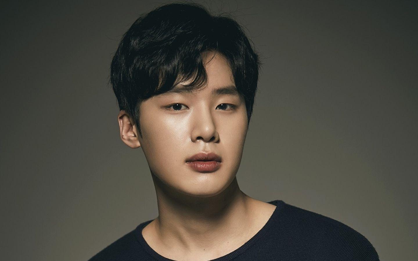 1440x901 Things You'd Love To Know About K Drama Extracurricular Star Kim Dong Hee