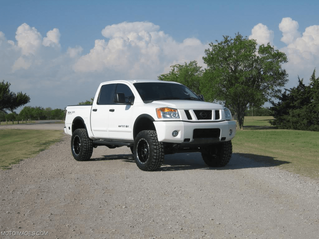 1024x768 Nissan Titan Wallpaper