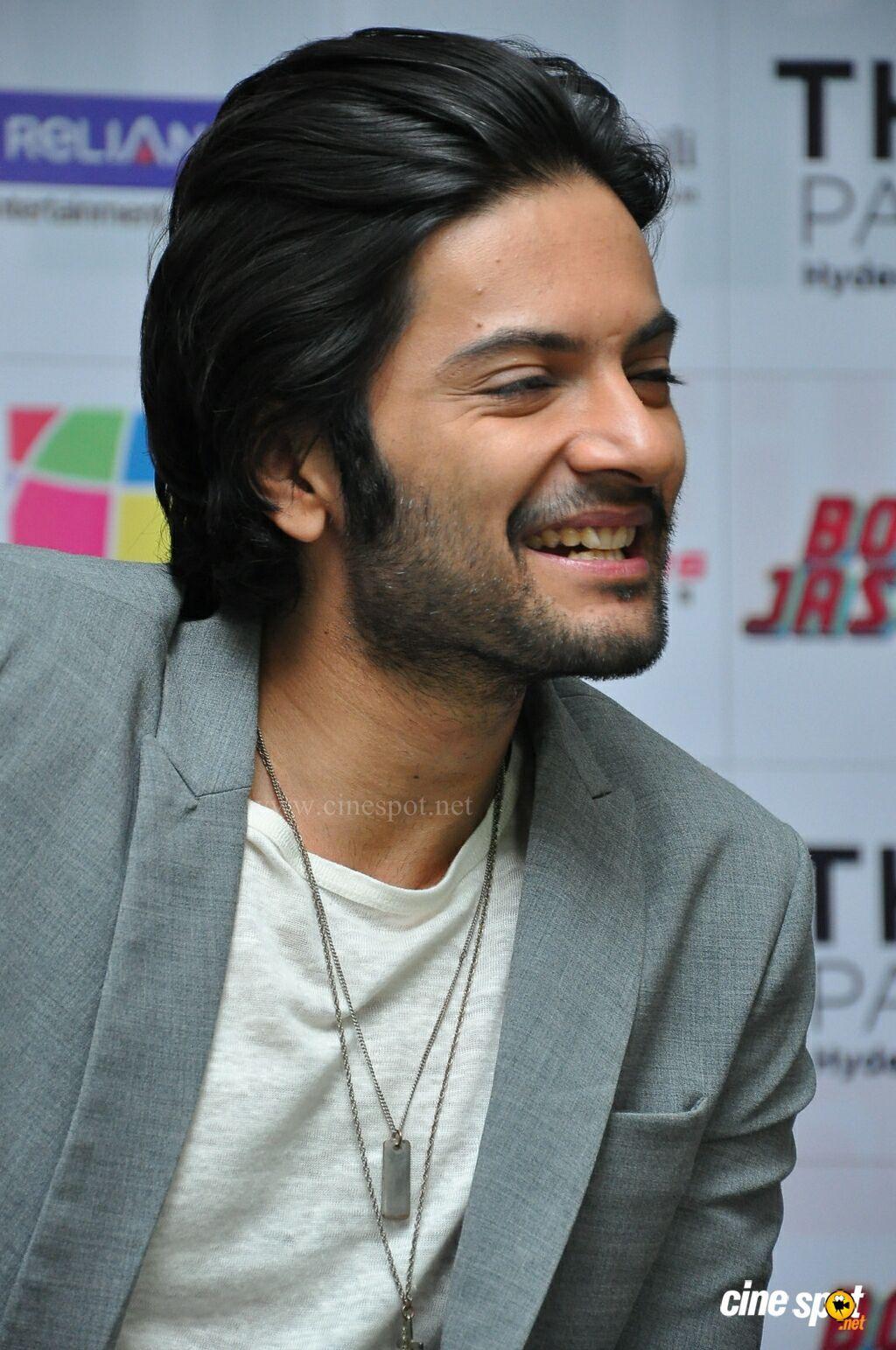 1024x1543 Ali Fazal at Bobby Jasoos Press Meet (4)