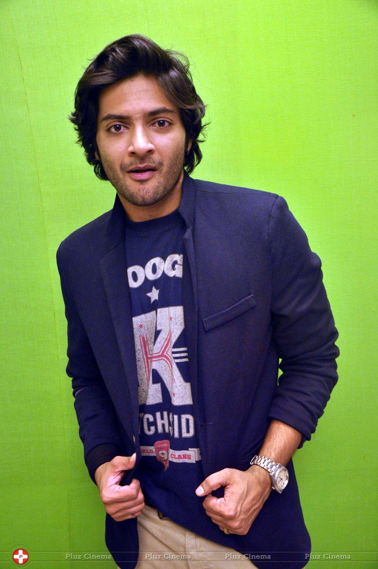 1600x2409 Ali Fazal HD Wallpaper