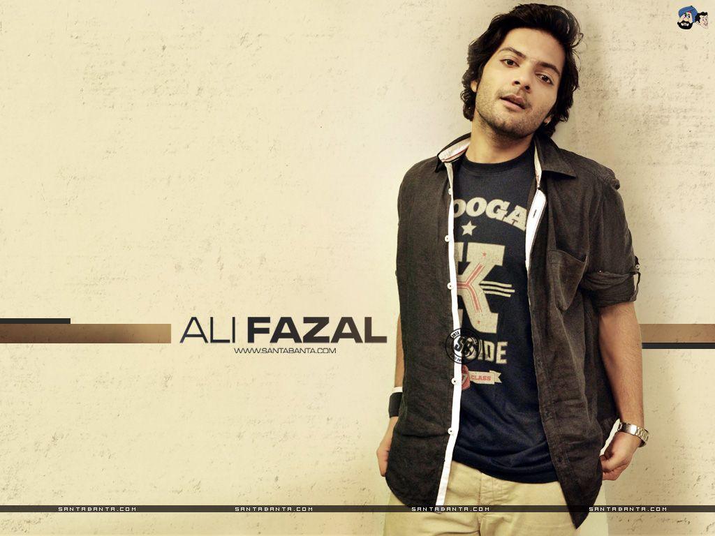 1024x768 Hot HD Wallpaper of Bollywood Stars & Actors. Indian Celebs Photo