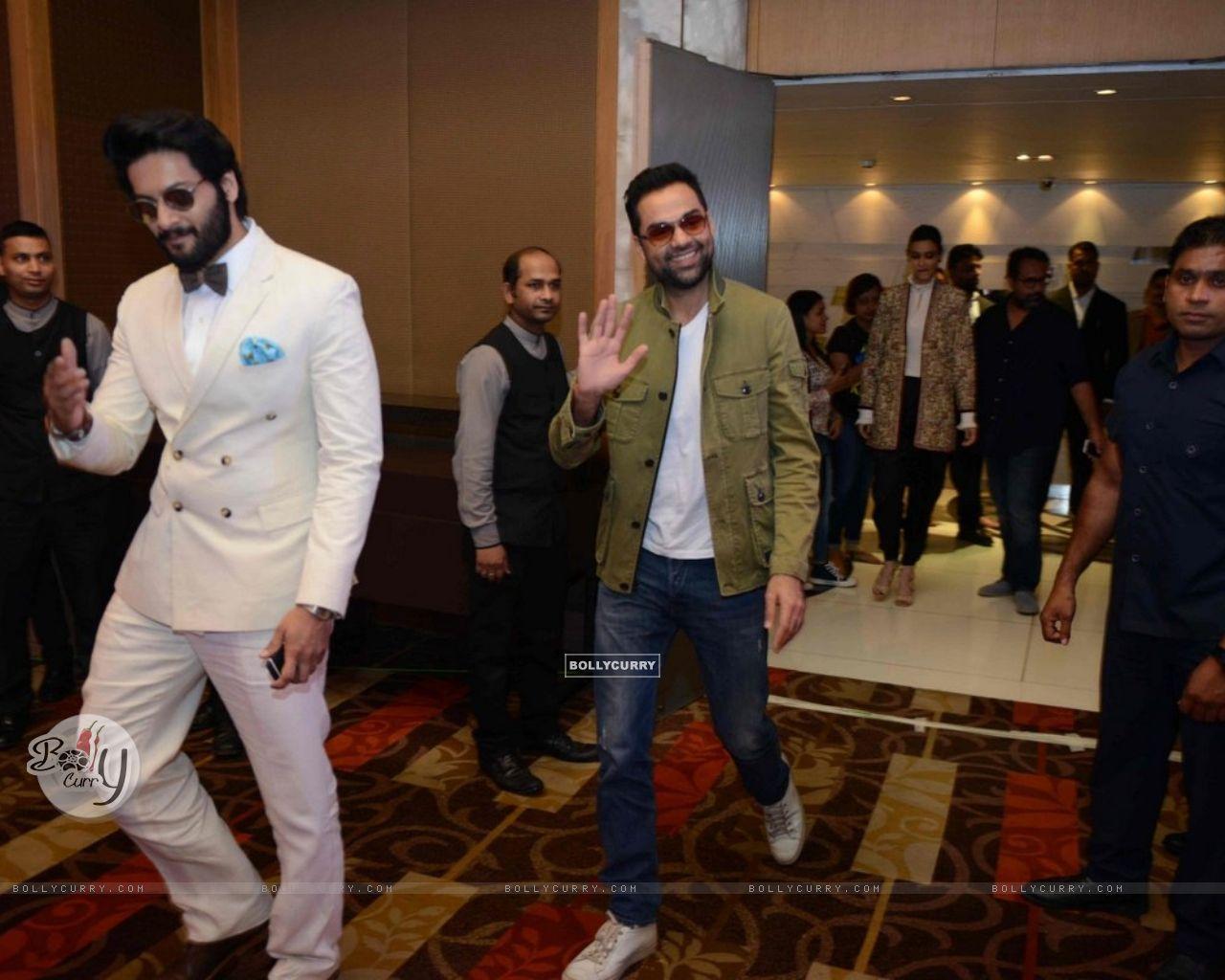 1280x1024 Wallpaper Deol and Ali Fazal at Press Meet of 'Happy Bhag Jayegi' size:1280x1024