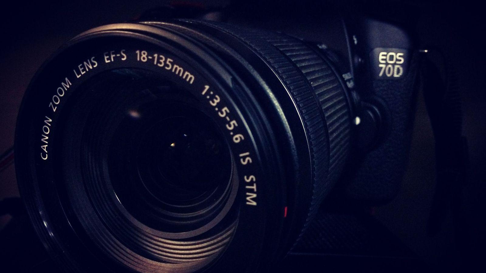 1600x900 Close Up Photo of Canon Camera Lens Wallpaper