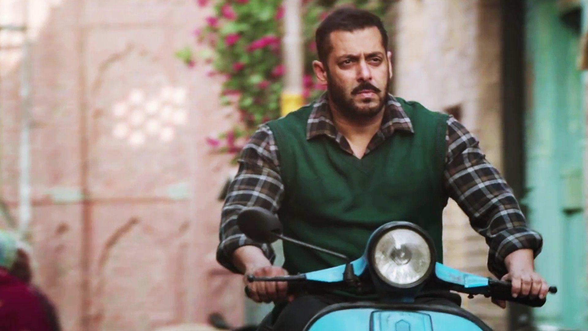 1920x1080 Salman Khan In Sultan In Scooter Wallpaper 00128