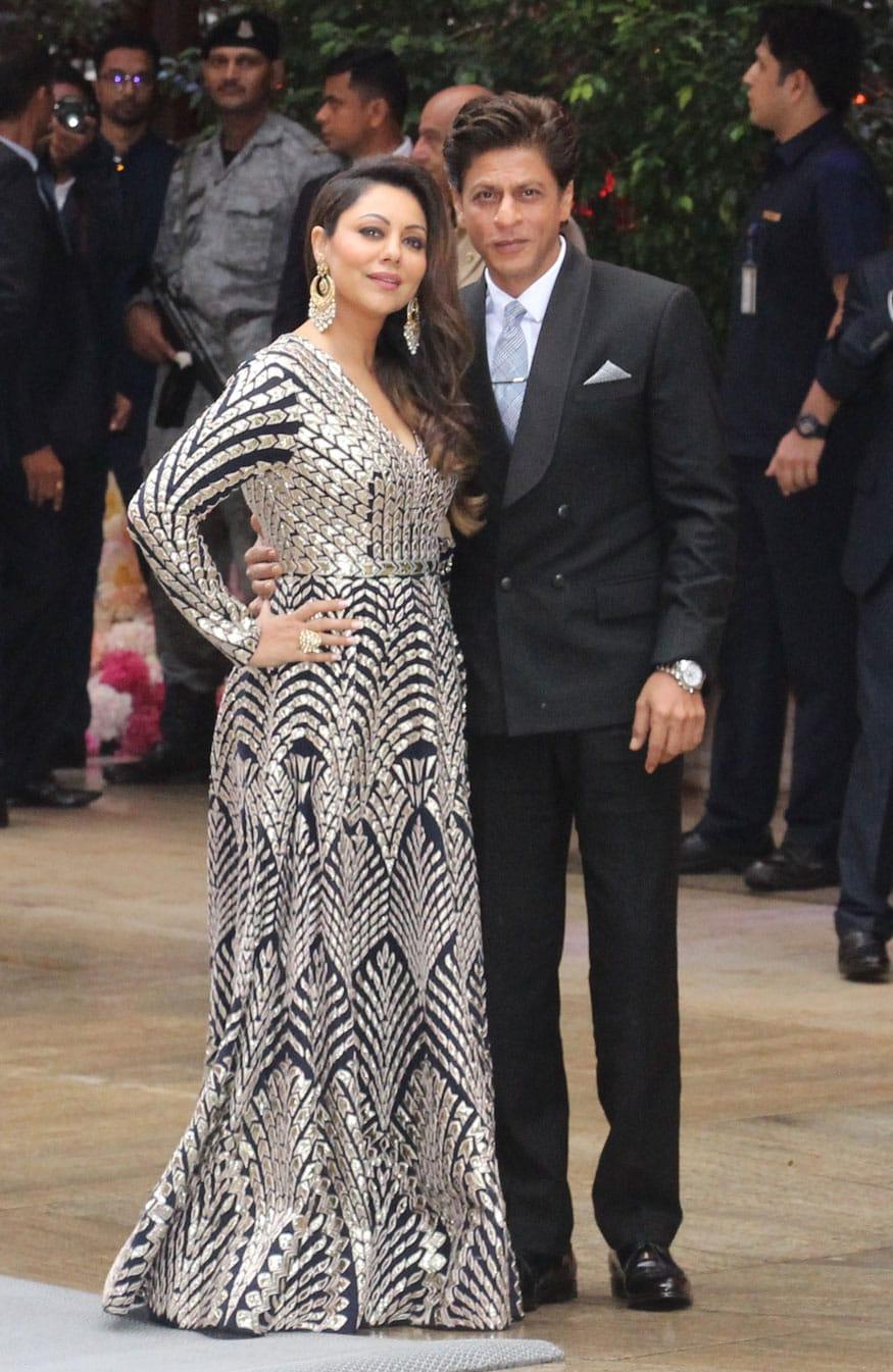 875x1345 SRK & Gauri Khan's Picture Make Us Believe in True Love