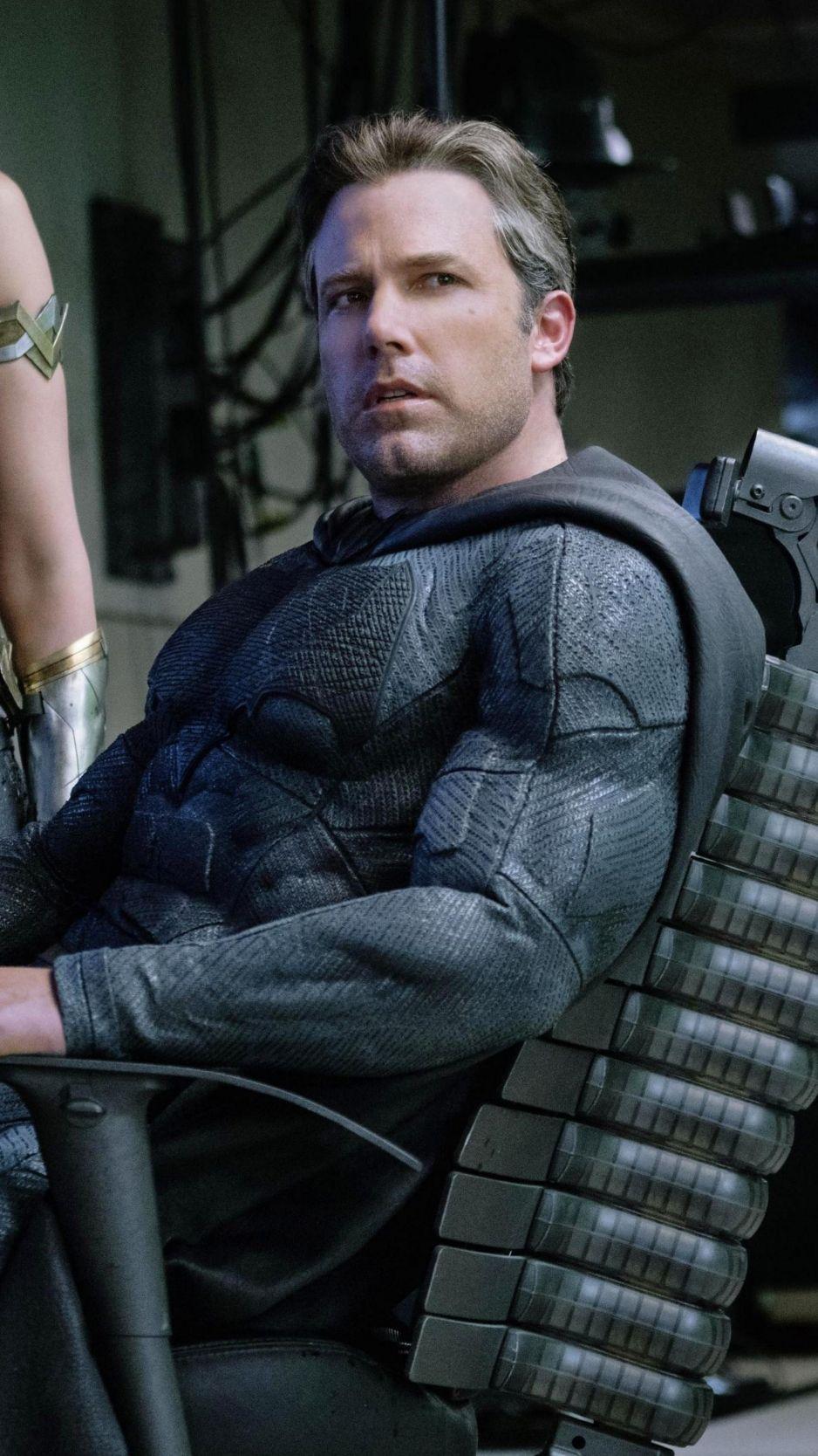 938x1668 Download Ben Affleck As Batman Gal Gadot Wonder Woman Justice League 2017 iPhone standard wallpaper 938x1668