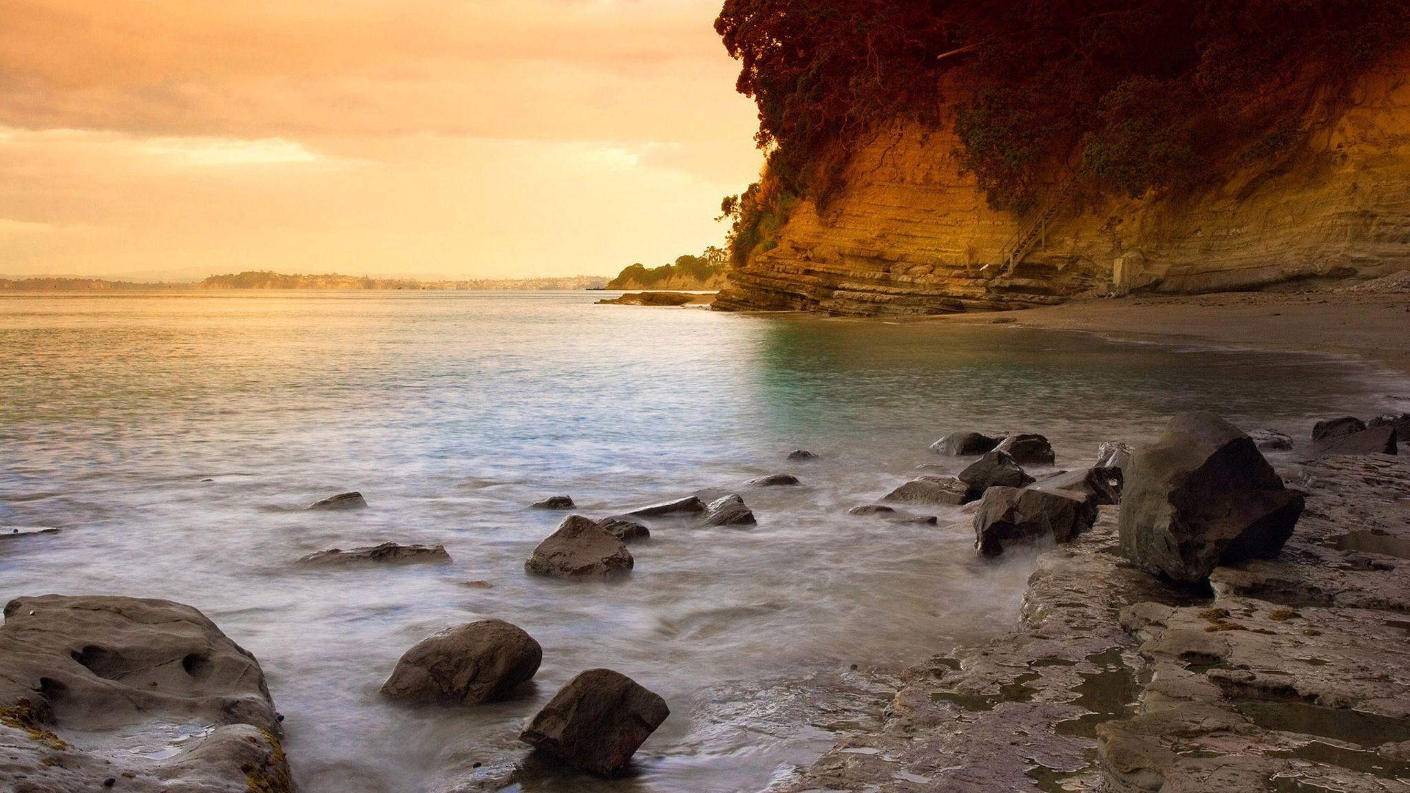 2048x1152 Beautiful Rocky Shore wallpaperx1152
