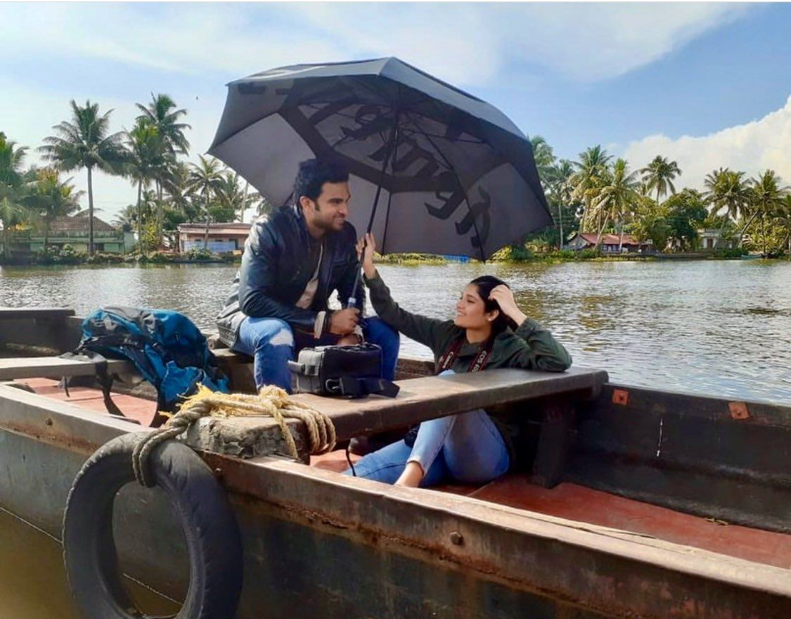 1125x880 My Dear Makkalay, unga elaarukum pidicha #kadhaippoma video song from tomorrow. #OhMyKadavule ❤️