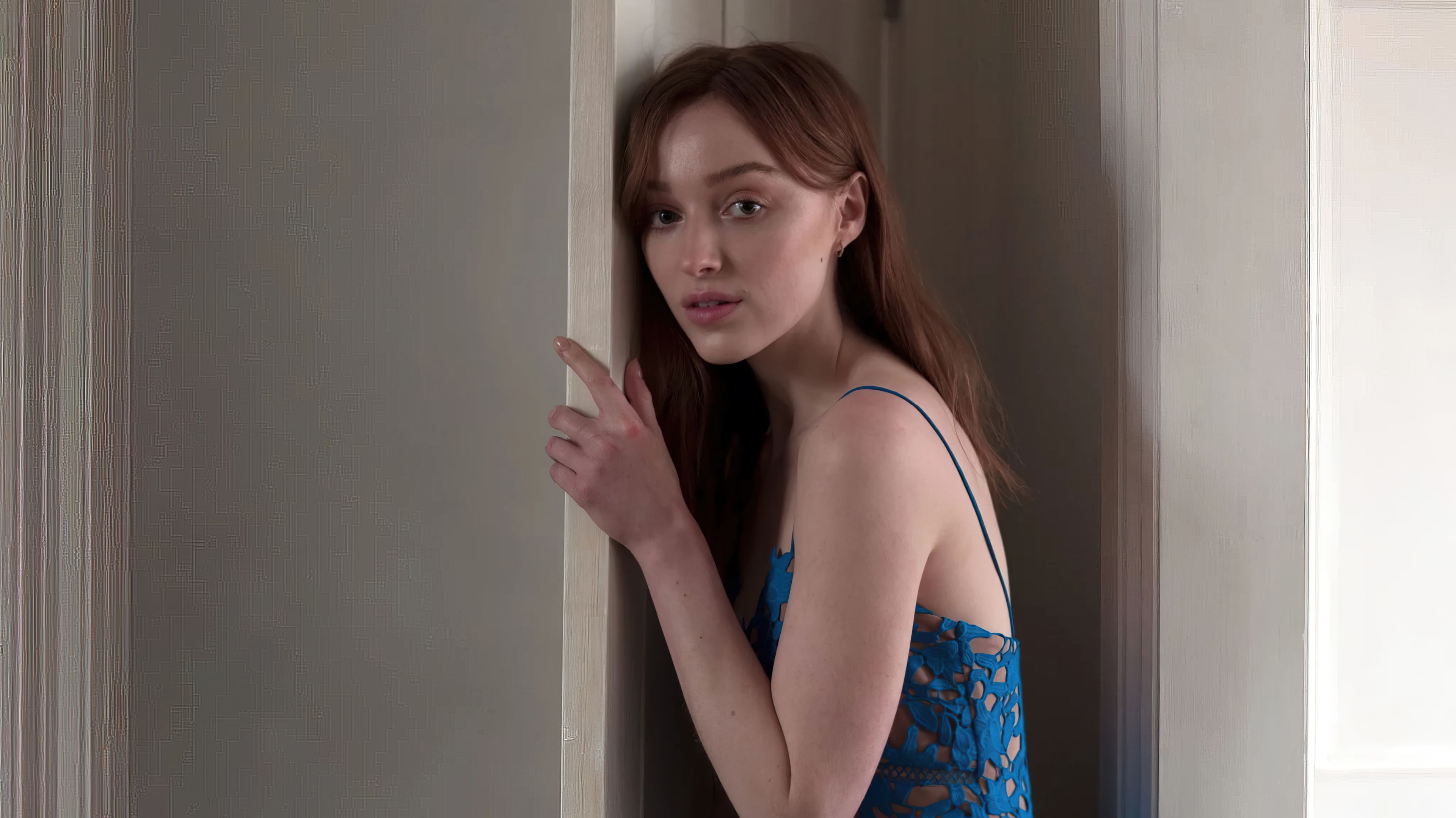 3840x2160 Phoebe Dynevor Wallpaper 4K for Desktop