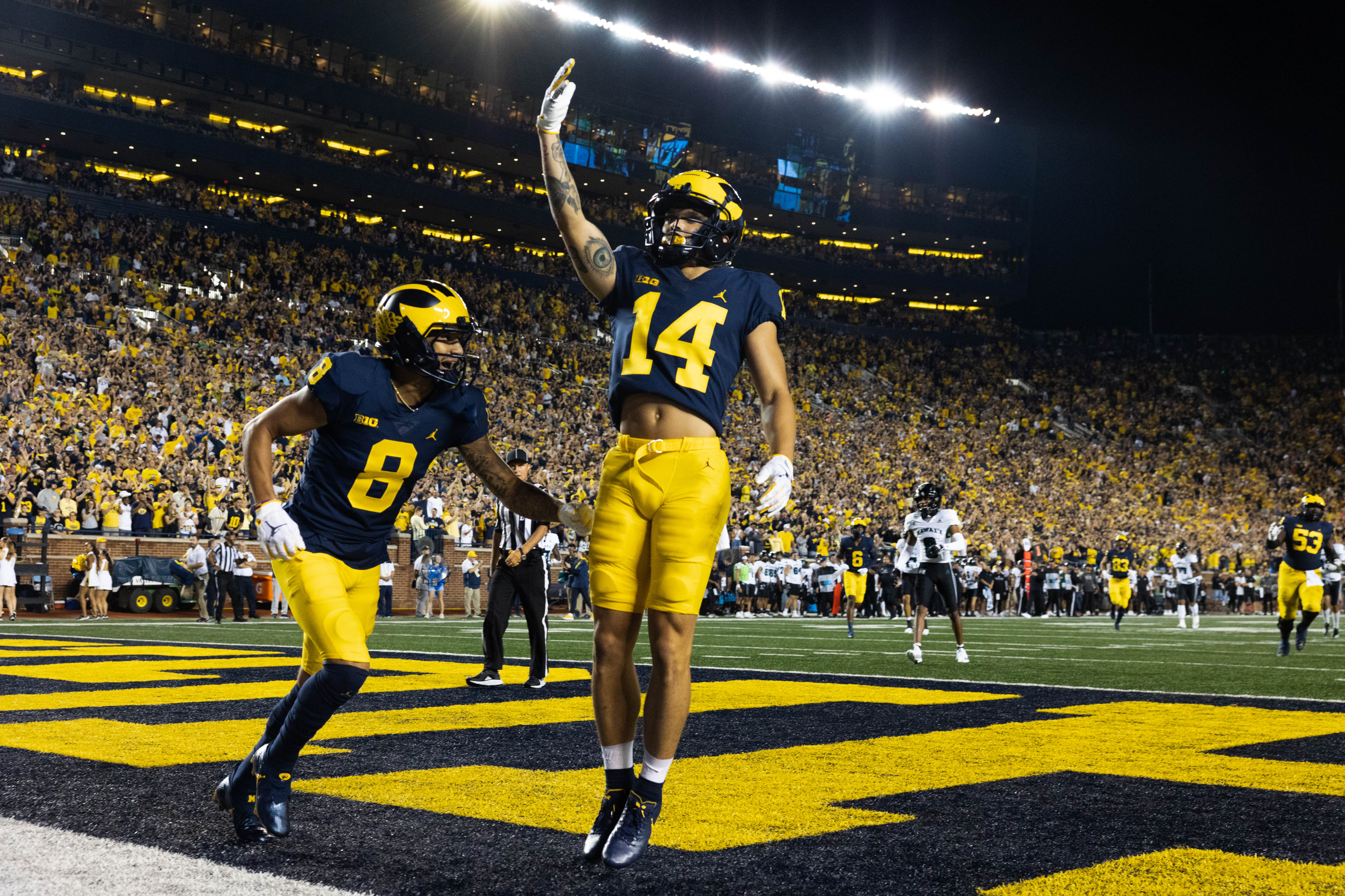 5472x3648 Roman Wilson, whose school commute in Hawaii required a plane, has big game against hometown team