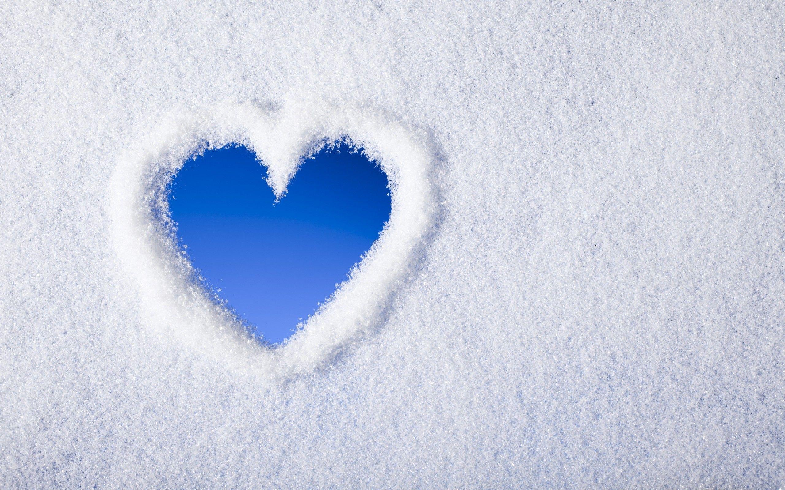 2560x1600 Cool Heart Background