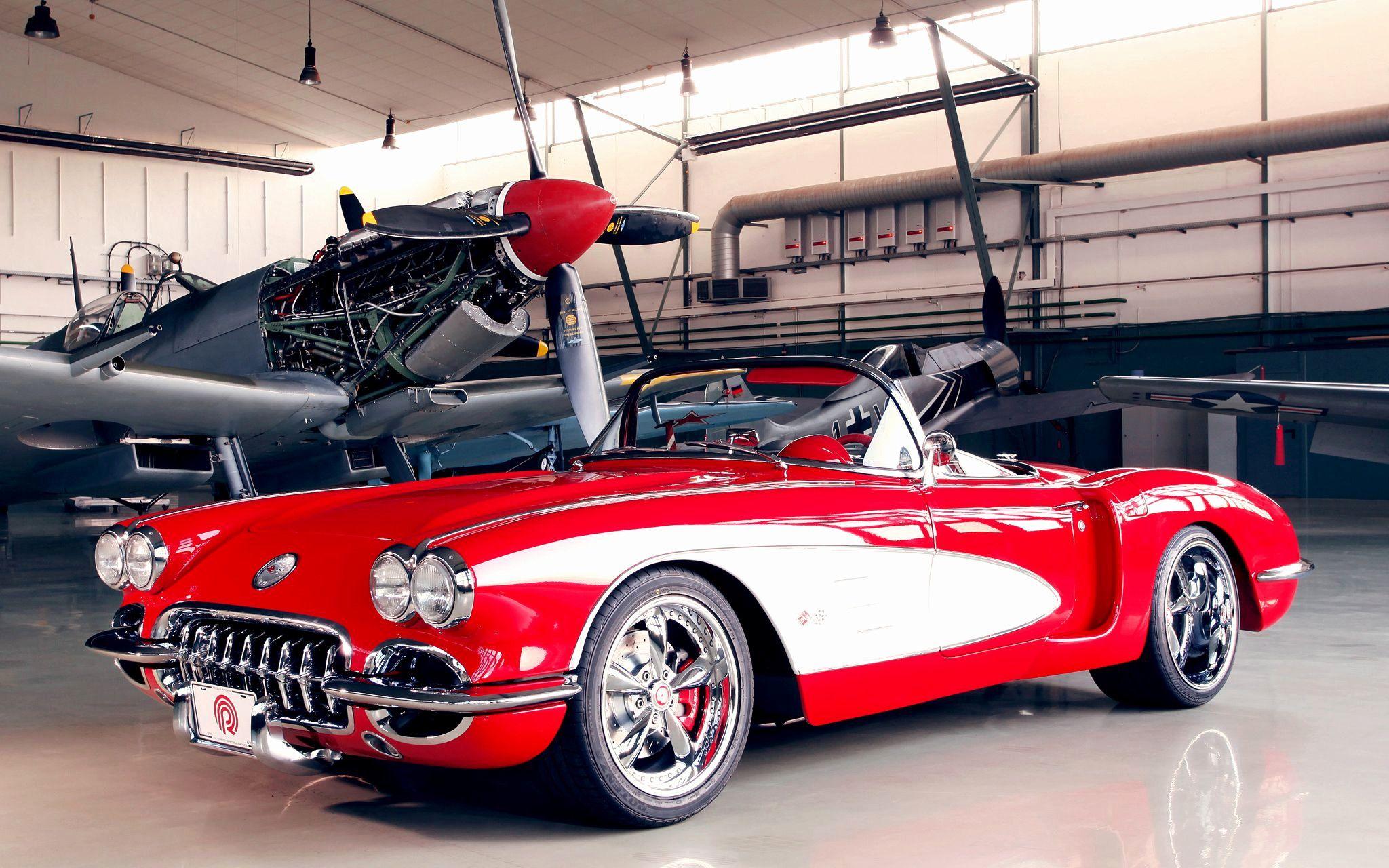 2048x1280 Classic Car Background