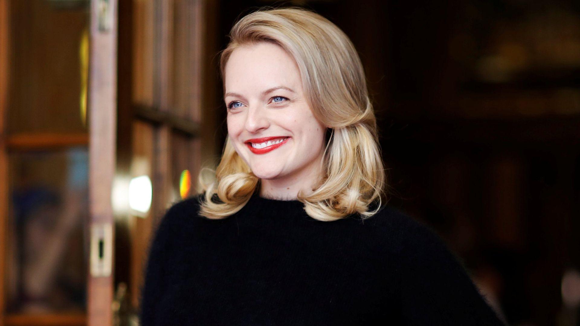 1920x1080 Elisabeth Moss debuts red hair for summer 2018