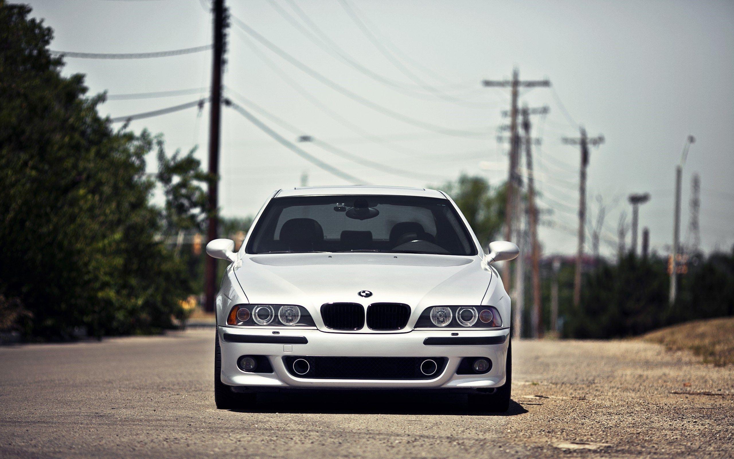 2560x1600 BMW M5 E39 Car Front wallpaperx1600