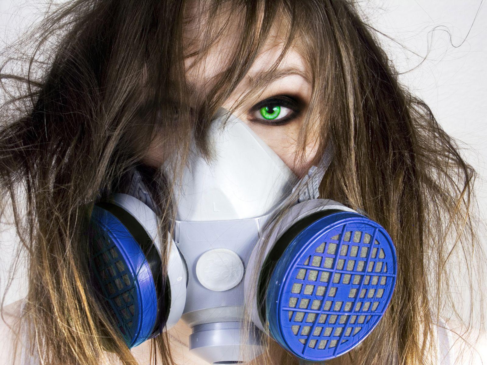 1600x1200 Epic Gas Mask Wallpaper