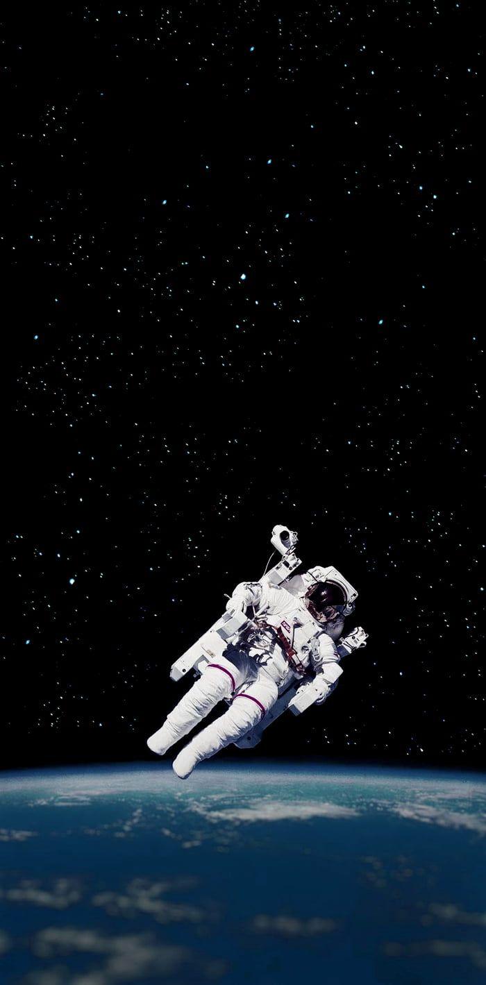 Floating Astronaut Wallpapers - Top Free Floating Astronaut Backgrounds