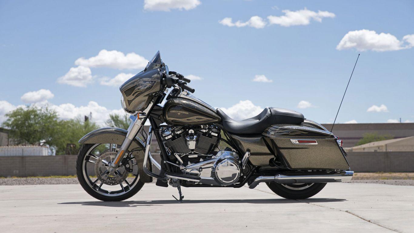 1366x768 Harley Davidson Street Glide Special